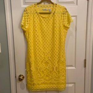 Isaac Mizrahi Live yellow lace shift dress